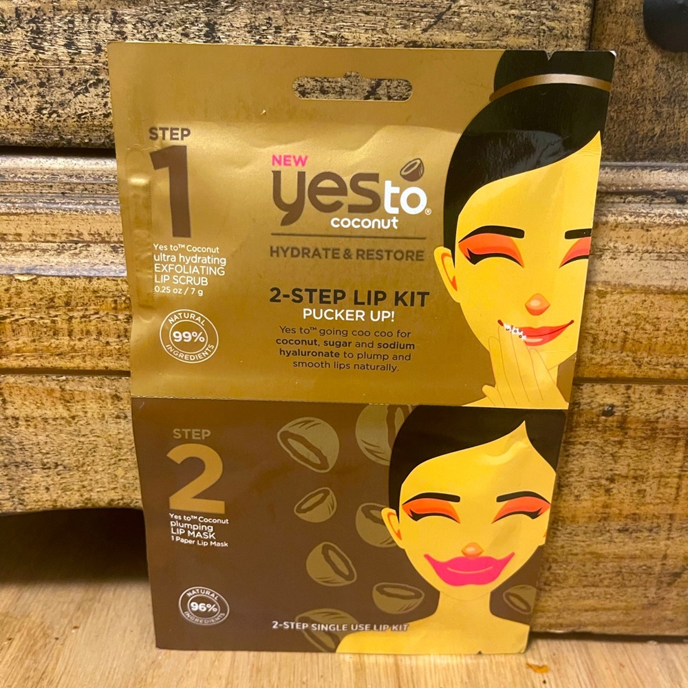 NWOT 12 Pack YES TO Coconut 2-Step Single Use Lip Lip Scrub, Mask & Lip Plumper
